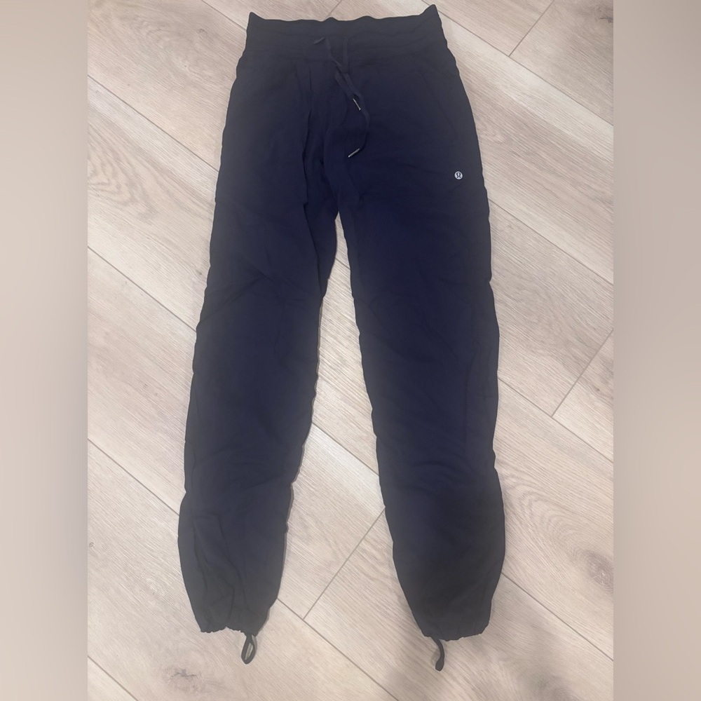 Lululemon Athletica Navy Dance Pants. Size 4